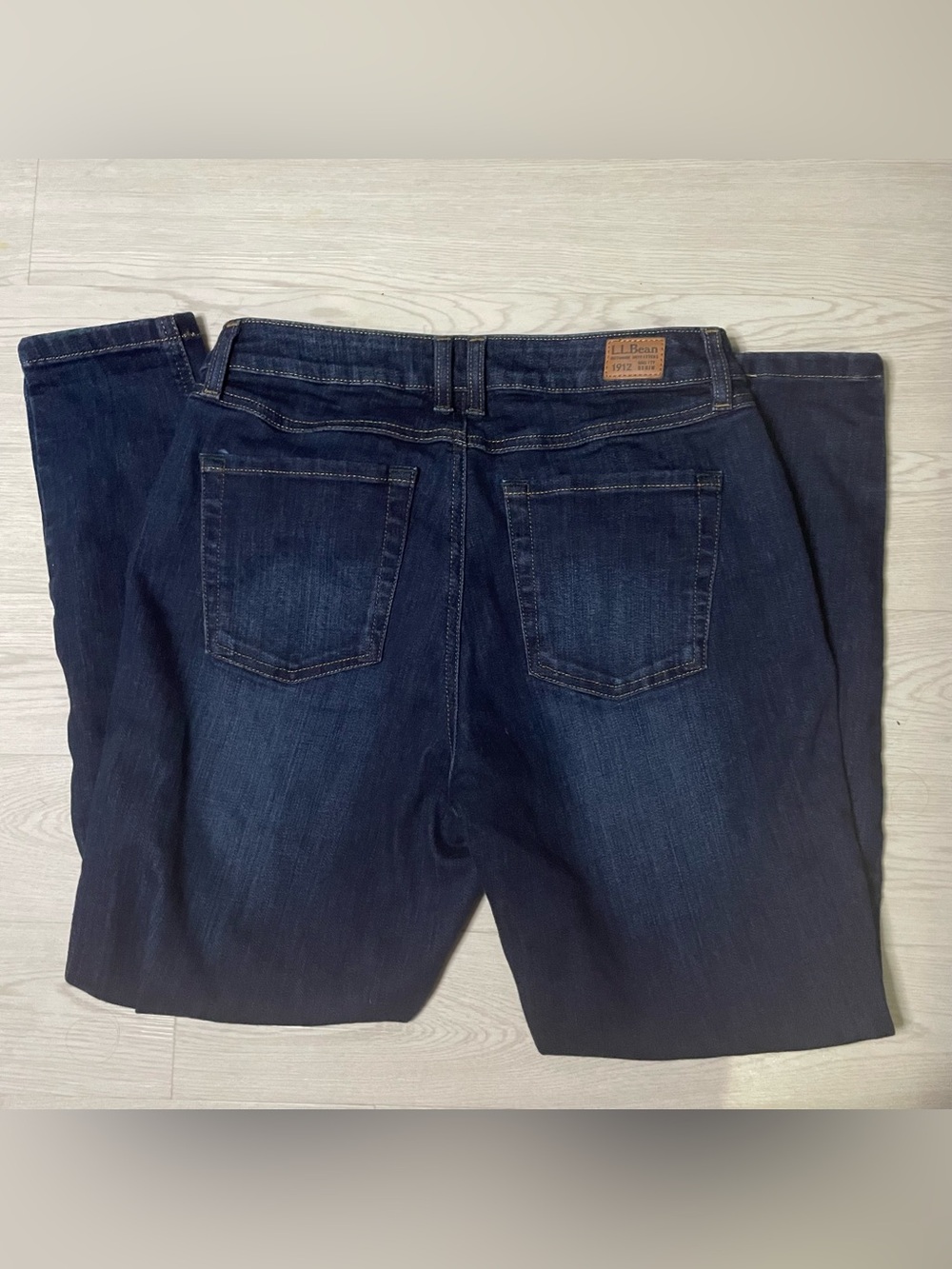 L.L. BeanDark Blue Women's Size 10 Petite Bean Flex Skinny Leg Jeans Like New - Picture 2 of 7
